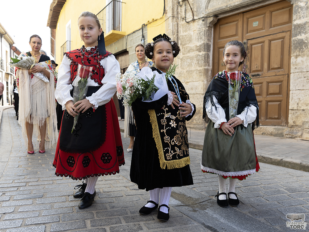 La Virgen del Canto y los fuegos artificiales, cierran un exitoso programa de fiestas 28 Virgen del Canto 28