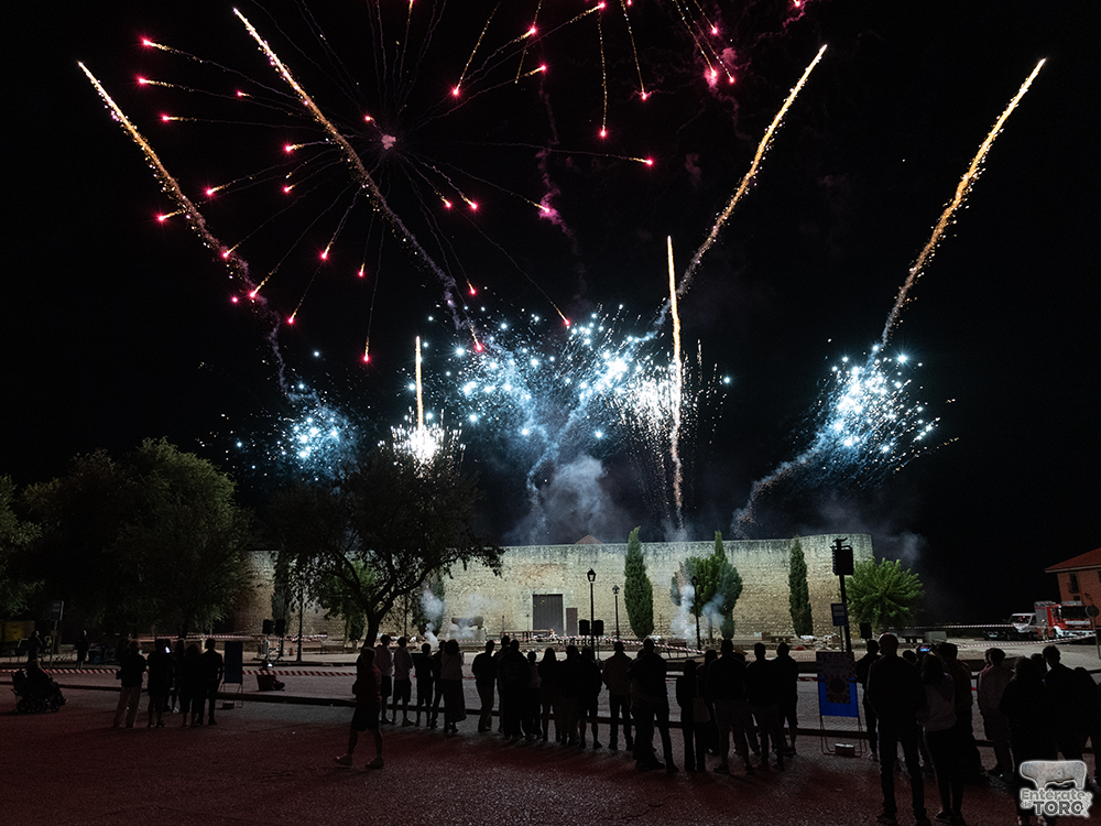 La Virgen del Canto y los fuegos artificiales, cierran un exitoso programa de fiestas 33 Virgen del Canto 33