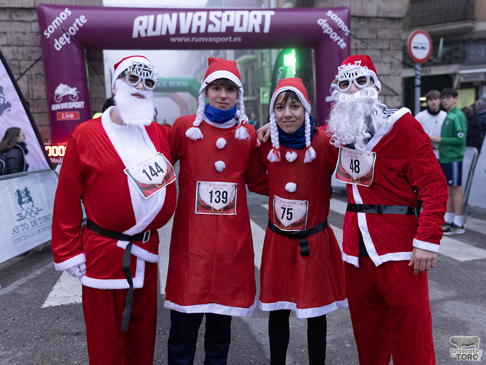 La X San Silvestre Toresana llena Toro de deporte, disfraces y competición. 1 San Silvestre 1