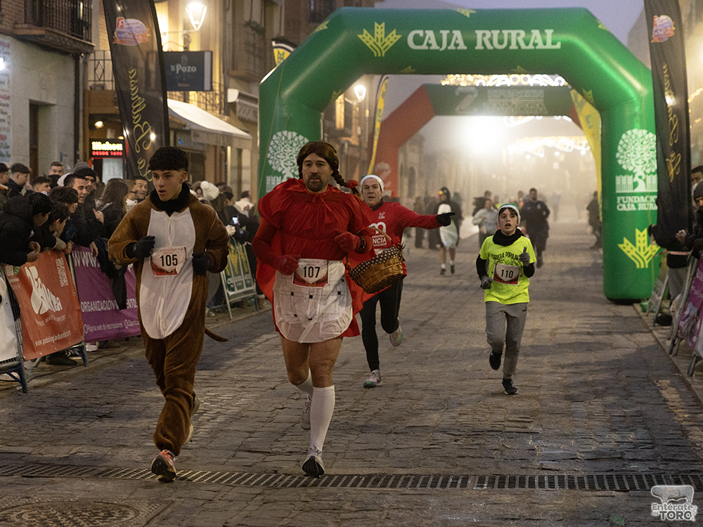 La X San Silvestre Toresana llena Toro de deporte, disfraces y competición. 10 San Silvestre 10