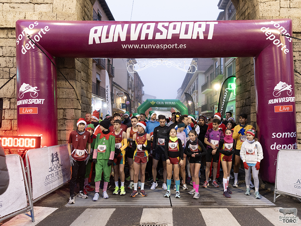 La X San Silvestre Toresana llena Toro de deporte, disfraces y competición. 13 San Silvestre 13