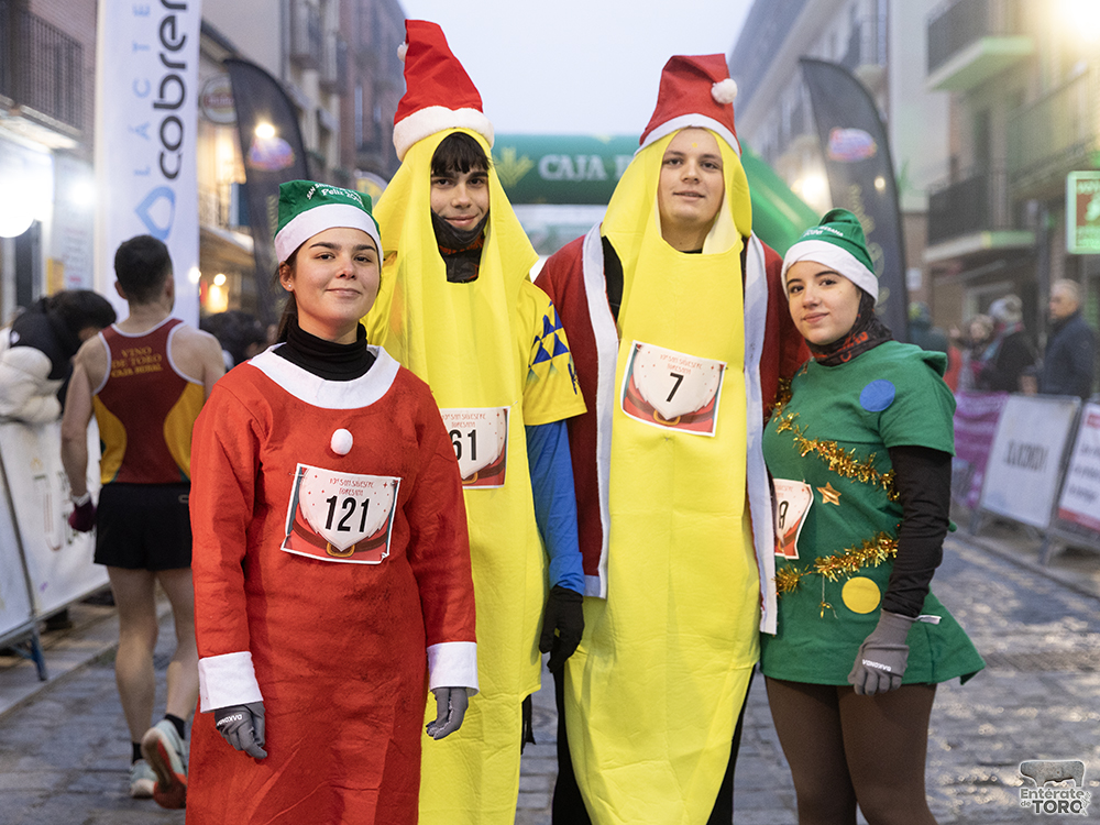 La X San Silvestre Toresana llena Toro de deporte, disfraces y competición. 16 San Silvestre 16