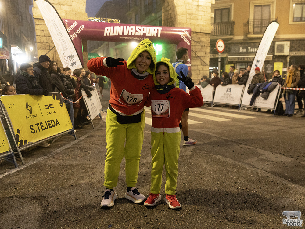La X San Silvestre Toresana llena Toro de deporte, disfraces y competición. 8 San Silvestre 8